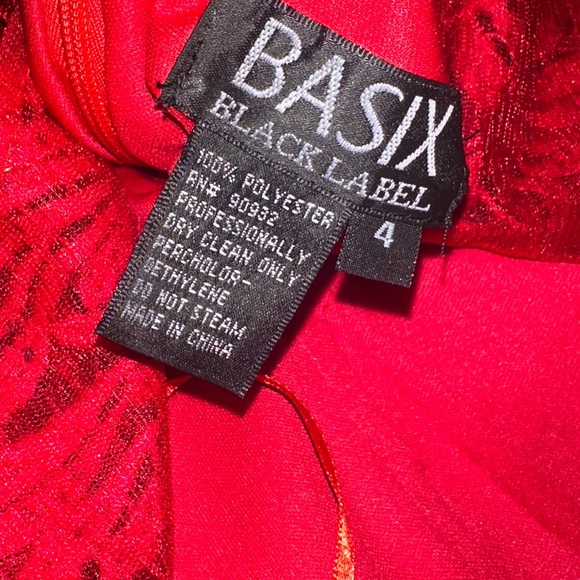 BASIX BLACK LABEL
D9267L
SLEEVELESS BEADED EMBROIDERED GOWN - Picture 10 of 14